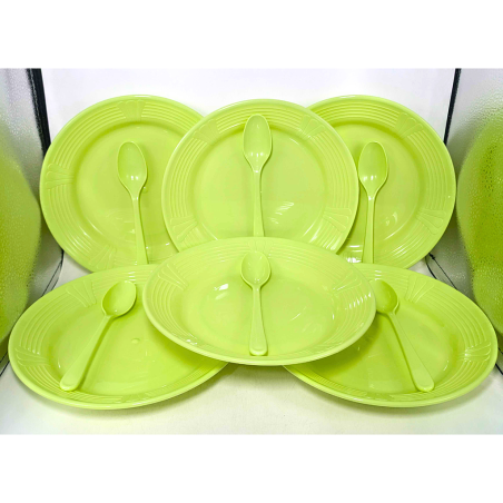 Ensemble de 6 plats et 6 cuillières en plastique vert