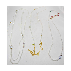 Chaine de taille en cristal blanc