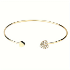 Bracelet ouvert en forme de cœur orné de strass brillants