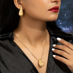 Paire de Boucles & 1 Collier Design Goutte d'Eau