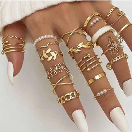 Lot de 21 bagues élégantes Renée