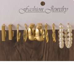 Ensemble de 5 paires de boucles d'oreilles Monica